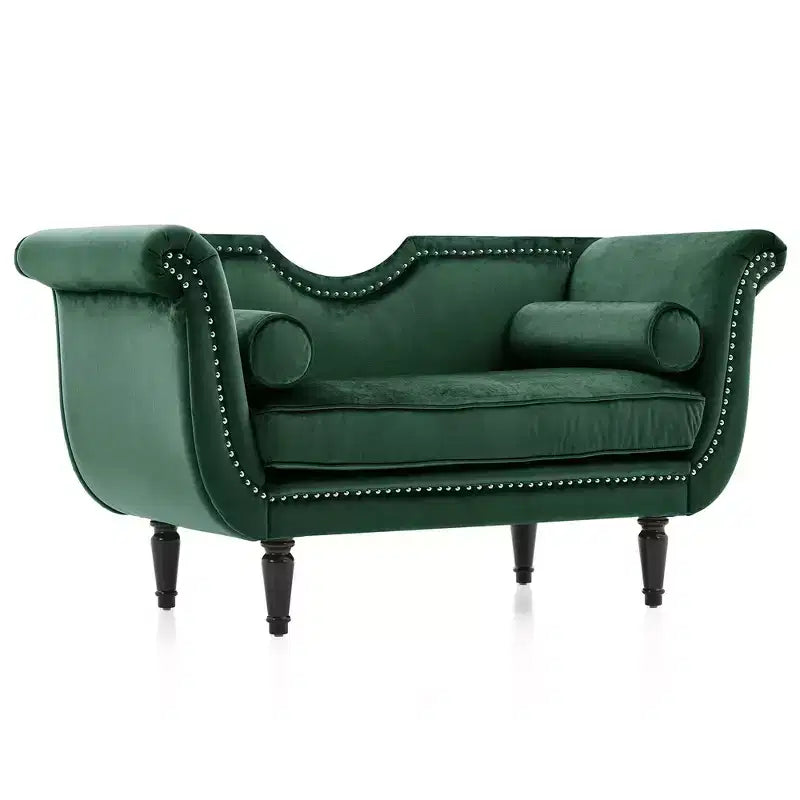 Banc en velours avec accoudoirs roulés et accents cloutés et pied de lit rembourré minimaliste