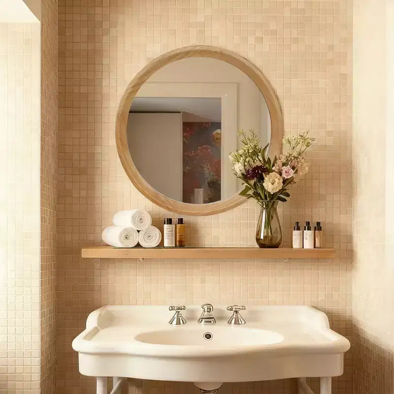 Miroir mural décoratif rond en bois blanc vieilli avec garniture perlée