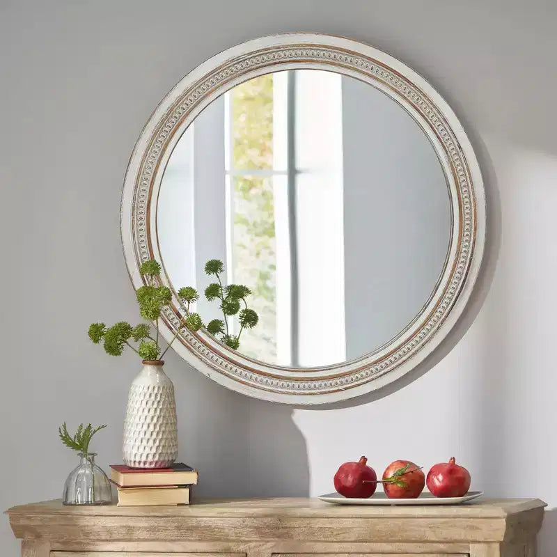 Miroir mural décoratif rond en bois blanc vieilli avec garniture perlée