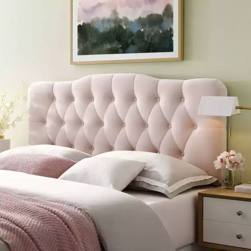 Tête de lit capitonnée en velours de performance Diamond