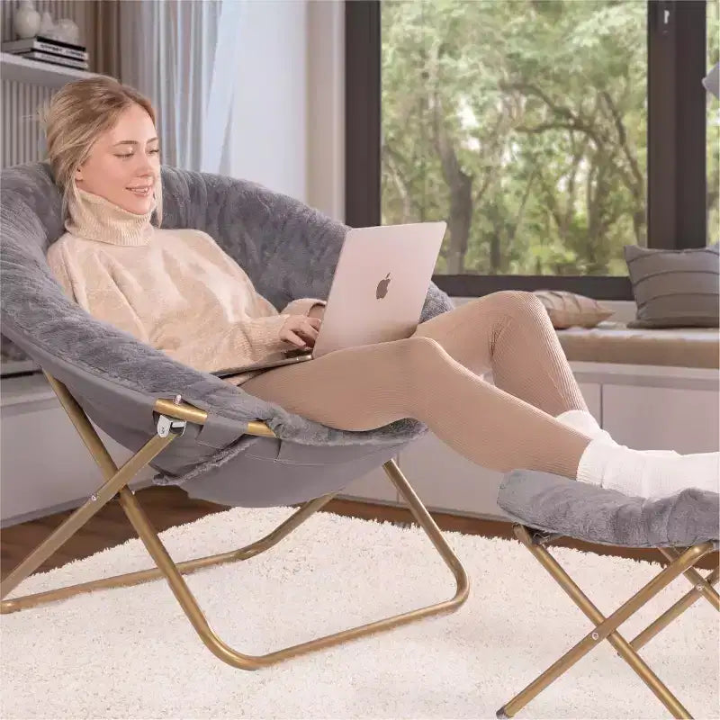 Fauteuil soucoupe extra-large douillet en fausse fourrure avec repose-pieds
