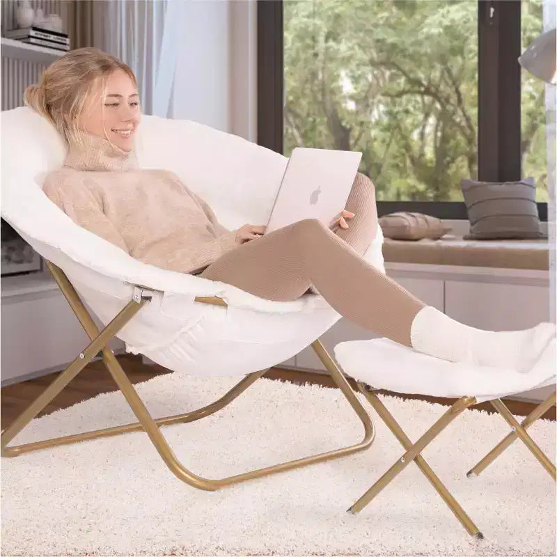 Fauteuil soucoupe extra-large douillet en fausse fourrure avec repose-pieds